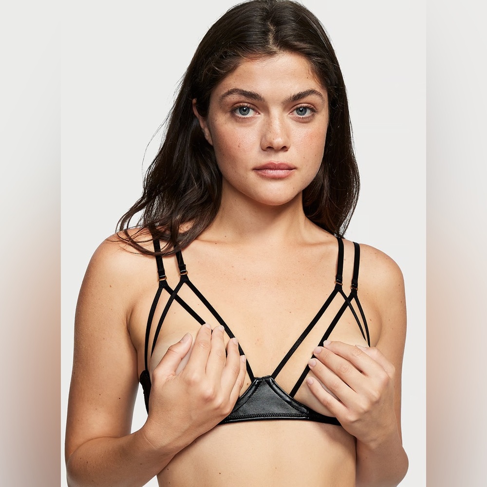 VICTORIA’S SECRET Very Sexy Faux Leather Strappy Open-Cup Demi Bra Size M NWT